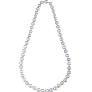 Doghouse Pearls 18” pearl strand necklace